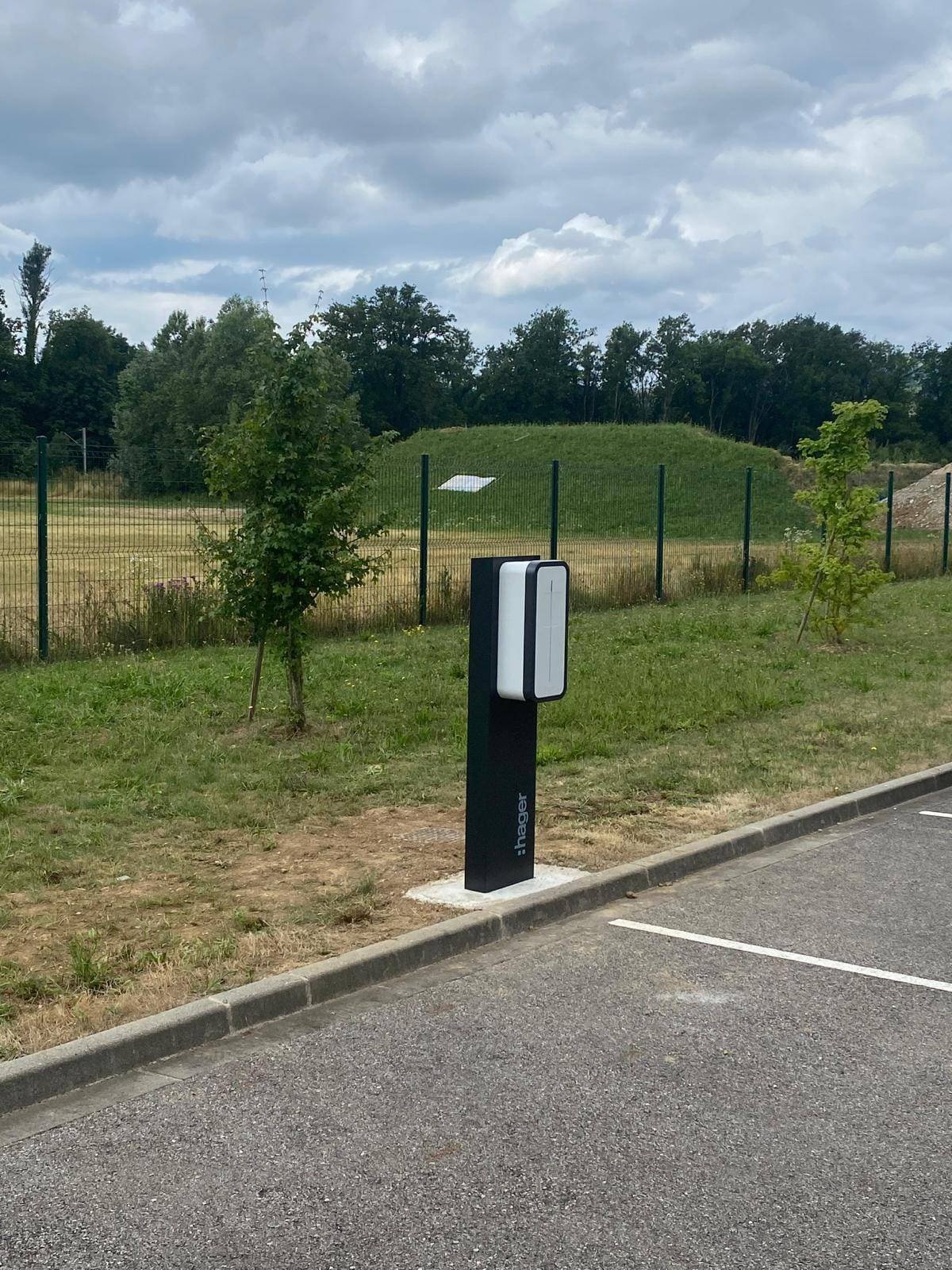 BORNE RECHARGE VOITURE grésy sur aix