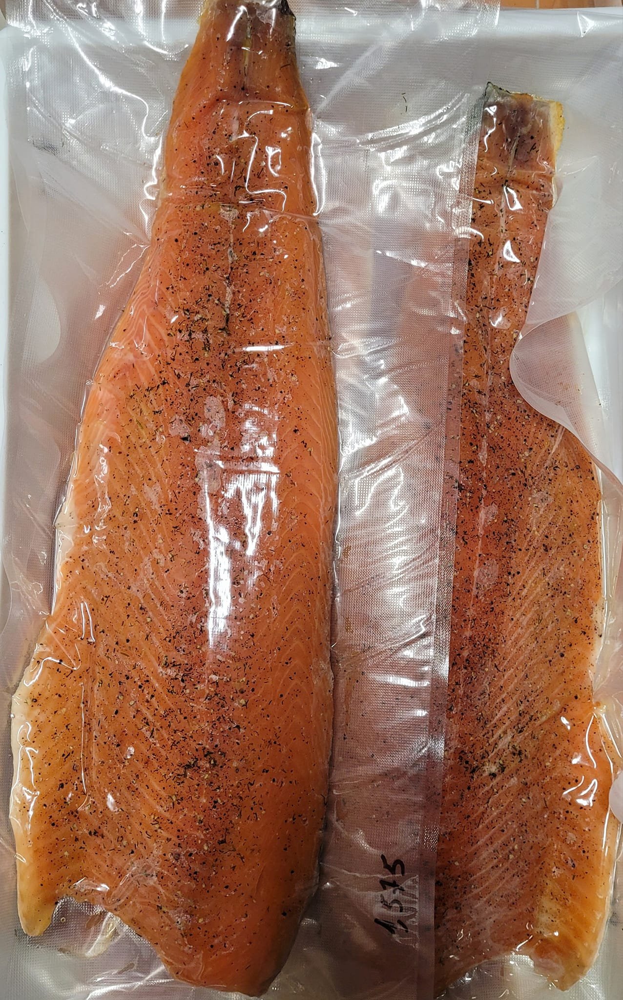 saumon fumé par nos soins leschaux